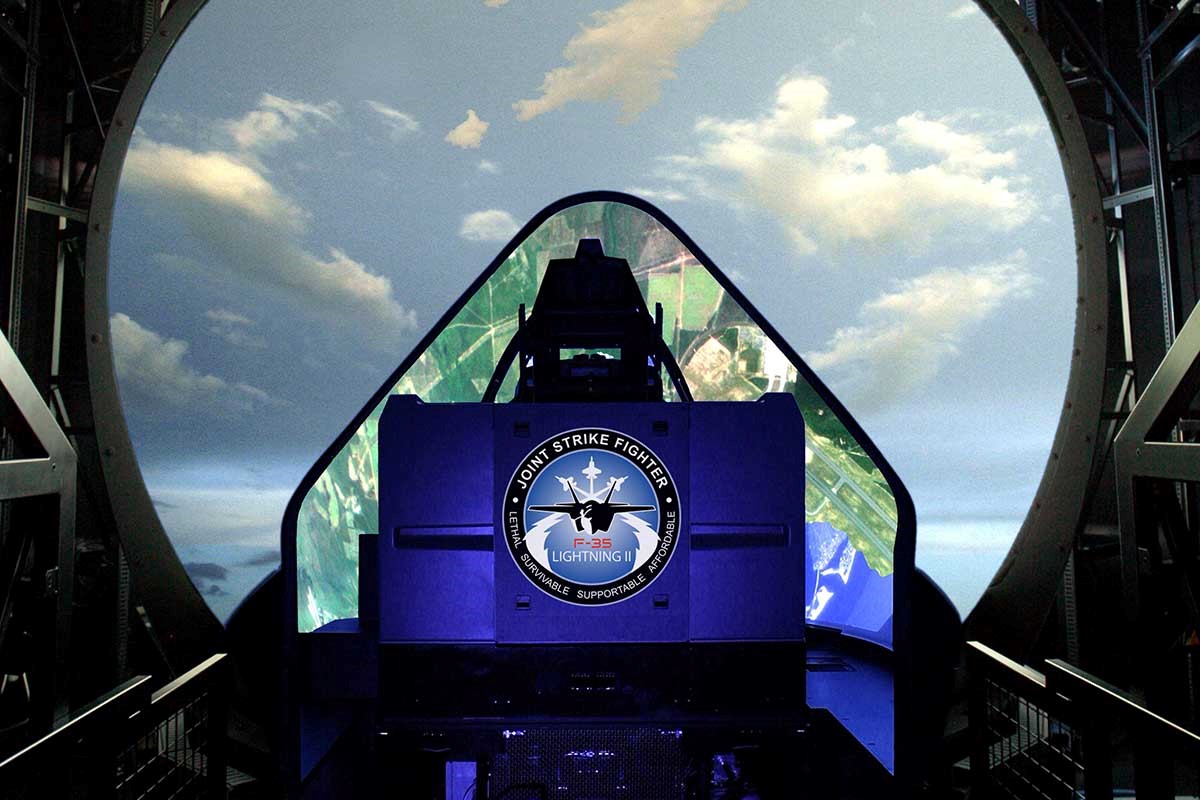 Lockheed Flight Simulator with PLW Modelworks Data displayed
