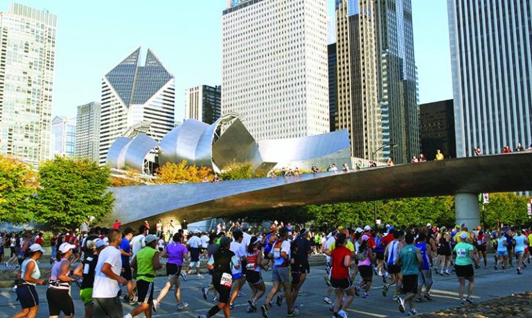 runners in chicago marathon