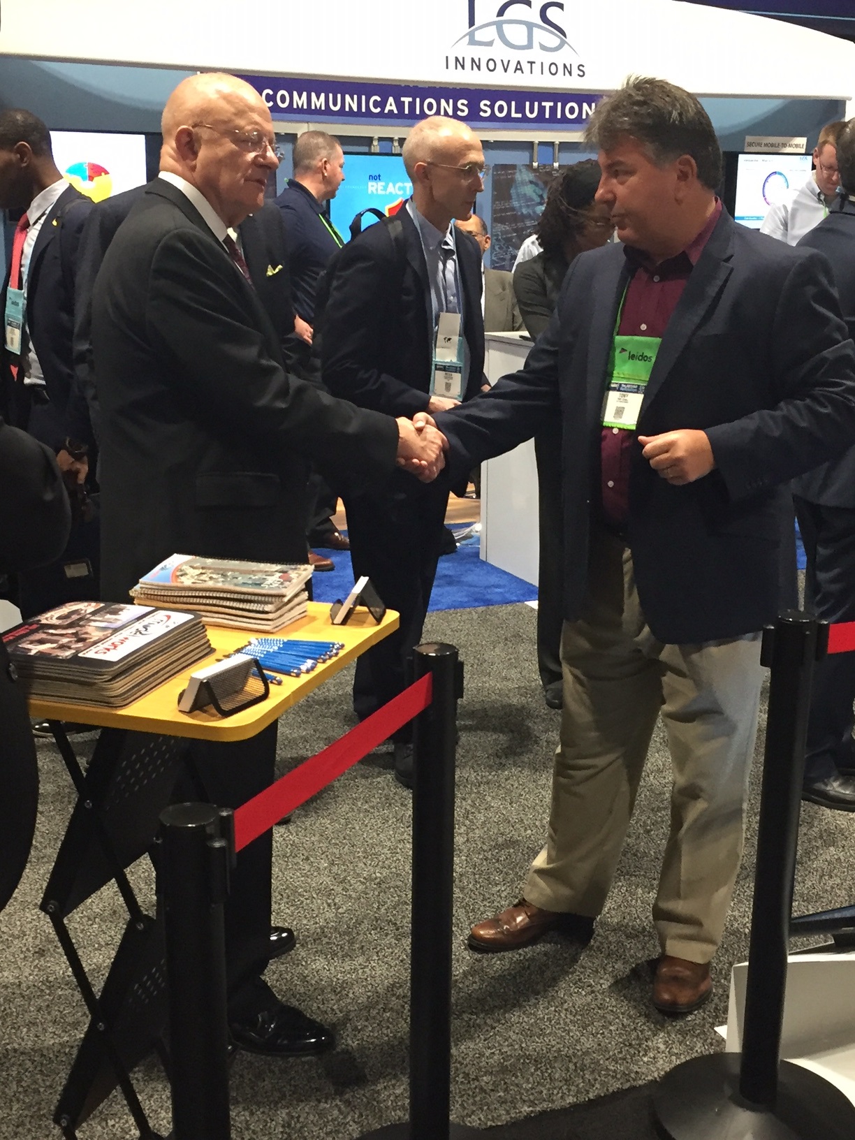 General Clapper visits PLW Modelworks booth